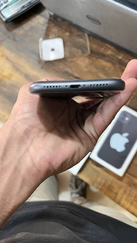 iPhone 11 JV 64GB space battery health 97 1