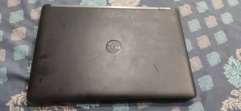 dell laptop for sale. 5th generation 0