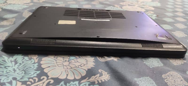 dell laptop for sale. 5th generation 1