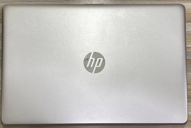 Hp Laptop notebook 15 bs i5 8 th generation 1