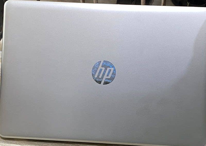 Hp Laptop notebook 15 bs i5 8 th generation 3