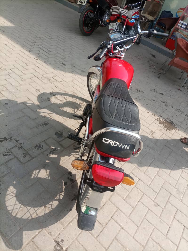 crown ev bike lathum batry ha aik dfa charge ma 85 klumater chlty ha 3