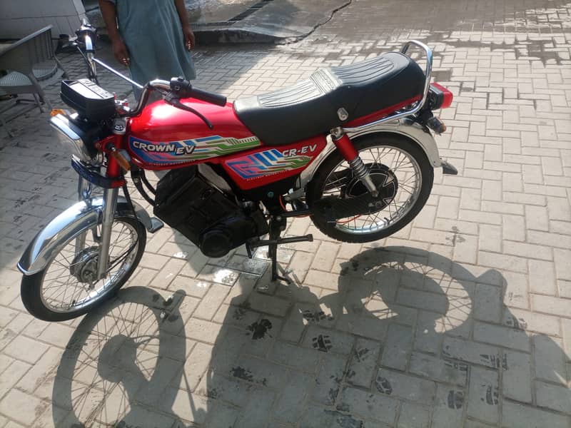 crown ev bike lathum batry ha aik dfa charge ma 85 klumater chlty ha 4