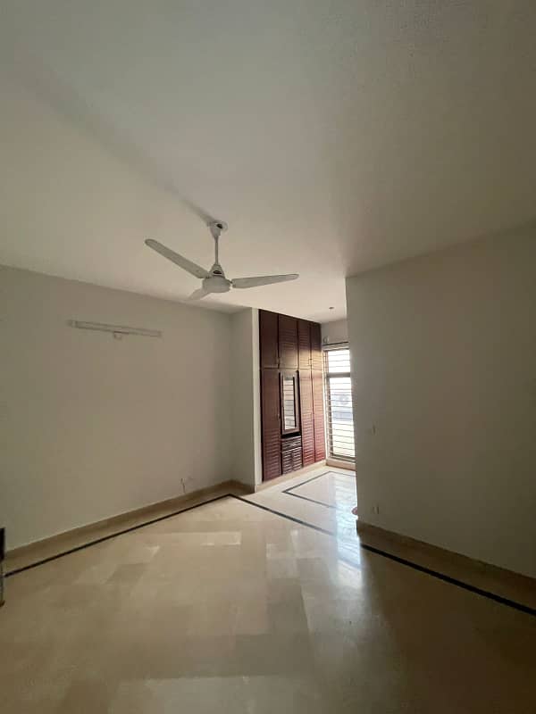 10 Marla (35x70) upper portion on rent in G13/3 2