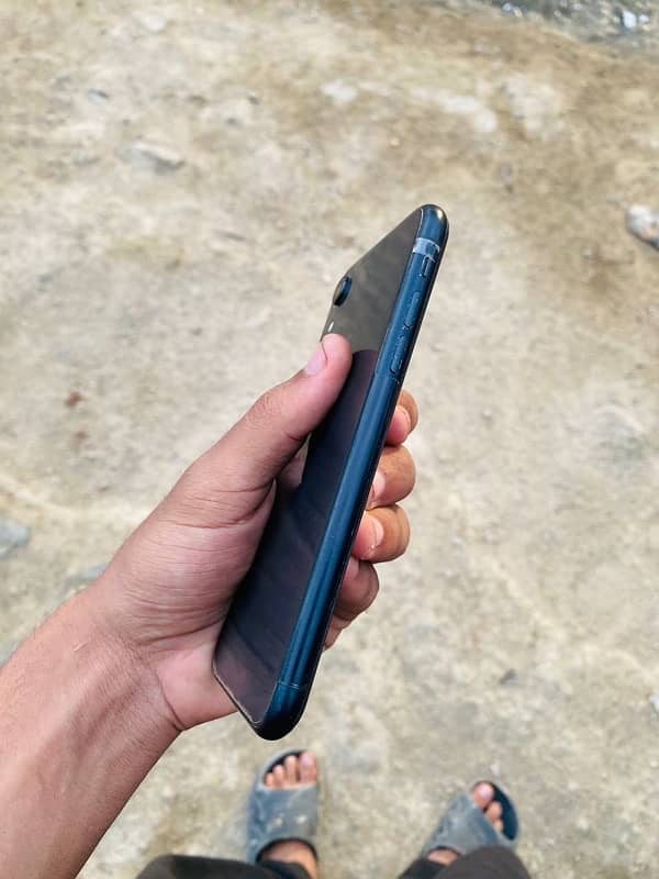 iphone xr 4