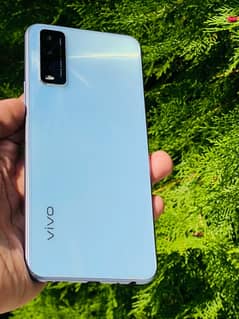 vivo y20 4/64 full oky no any fault with box