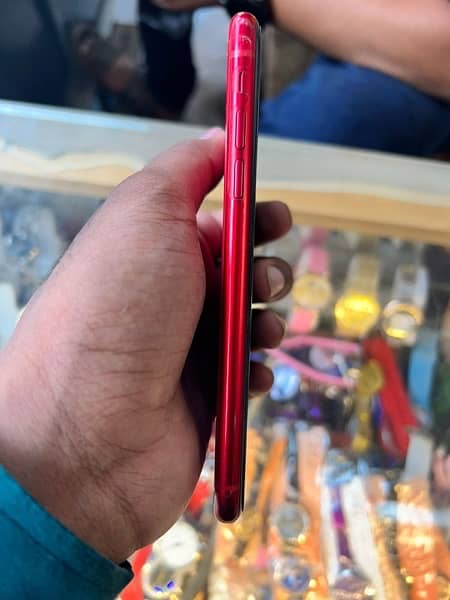 iPhone 11 nonpta 64gb red colour waterpack 10/9 condition 0