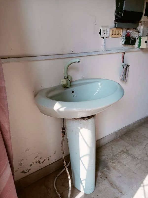 Sea form colour basin in perfect condition 2