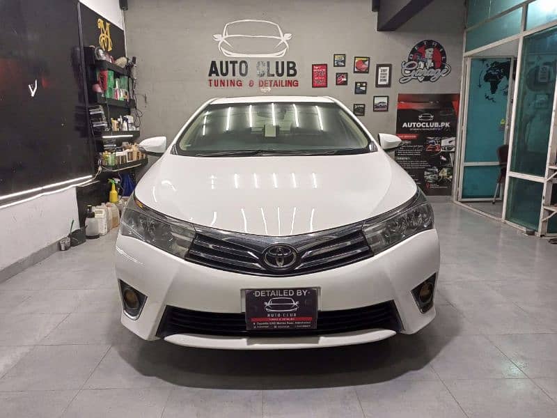 Toyota Corolla Altis Grande 2016 in excellent condition 1