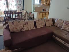 L shaped sofa with 6 cushions