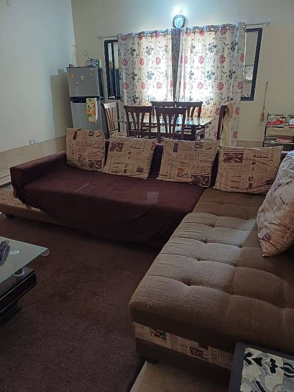 L shaped sofa with 6 cushions 1