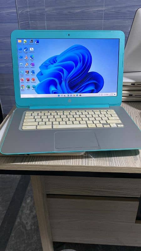 Hp SMD 14  Intel Celeron  4GB Ram 128GB SSD 0