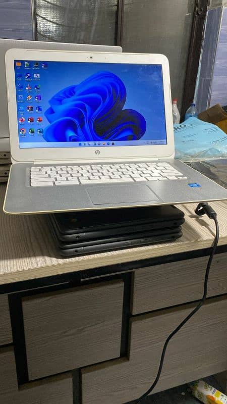 Hp SMD 14  Intel Celeron  4GB Ram 128GB SSD 3