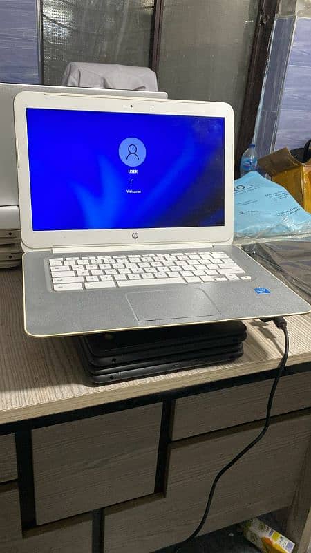 Hp SMD 14  Intel Celeron  4GB Ram 128GB SSD 6