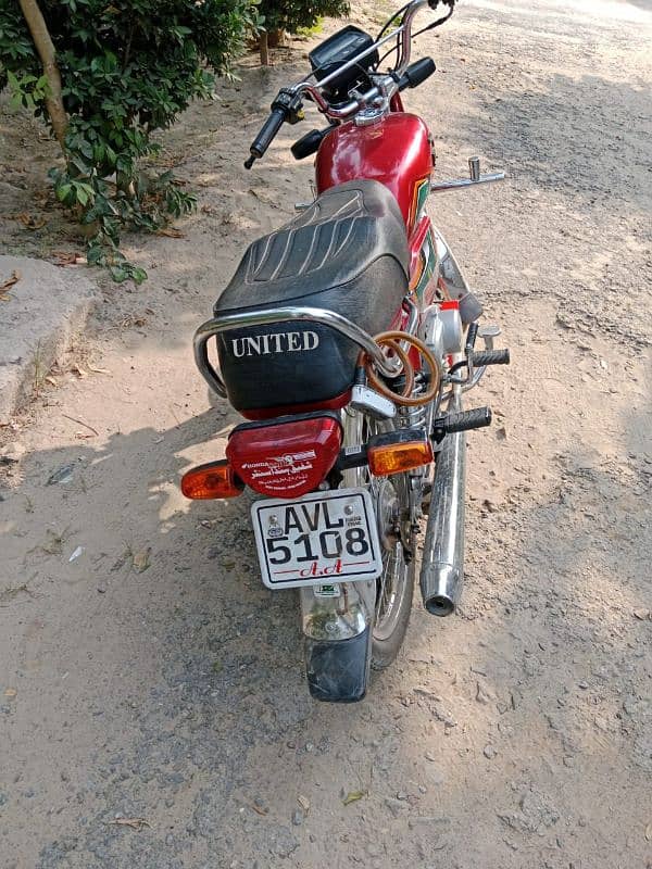 United 70cc bike look like new 1