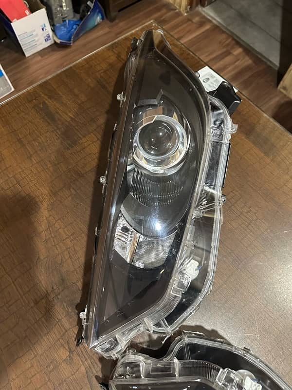 TOYOTA YARIS HEAD LIGHTS Japanese 2