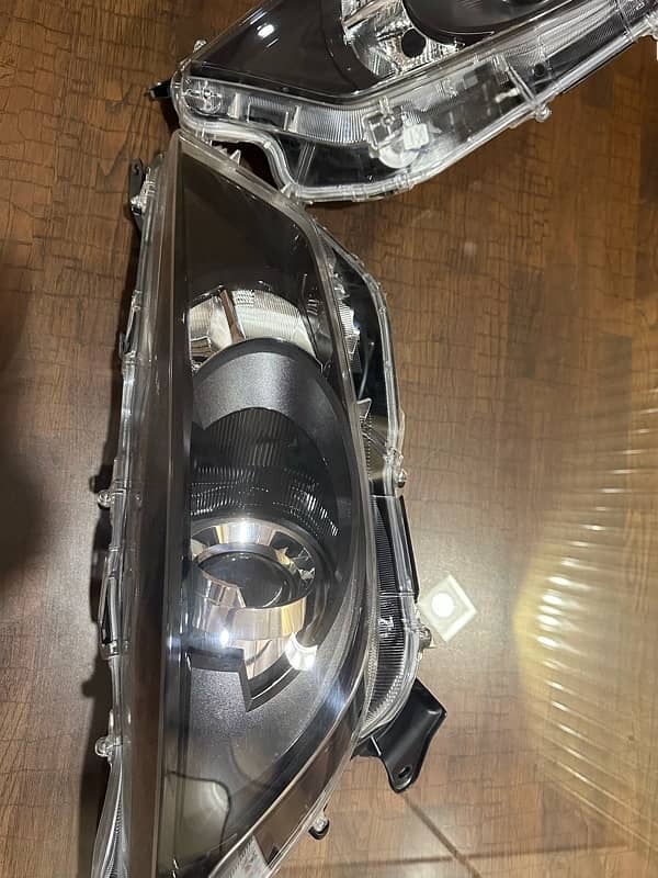 TOYOTA YARIS HEAD LIGHTS Japanese 3