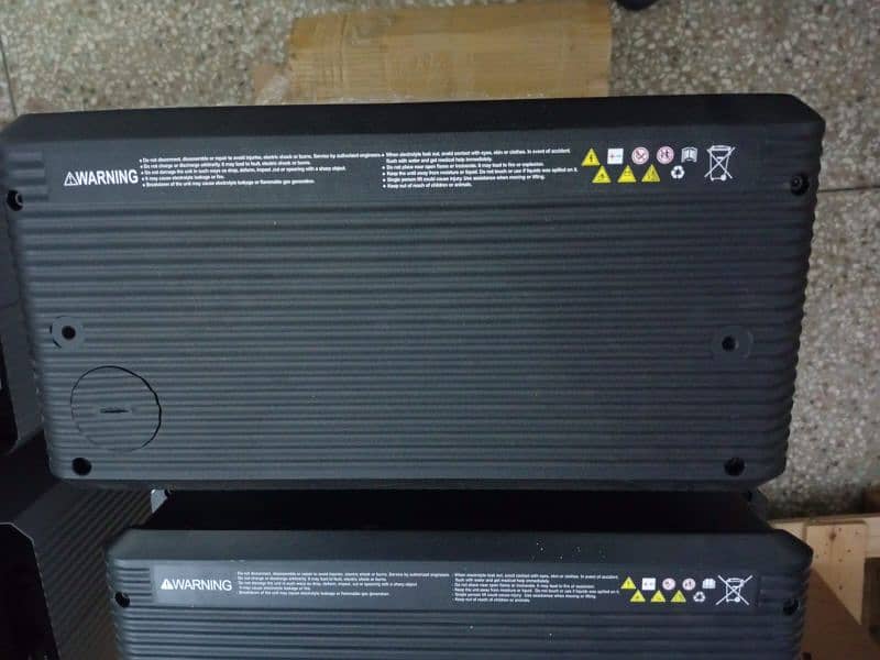 LITHIUM BATTERIES 100AH/200AH/300AH and APC SMART UPS 5