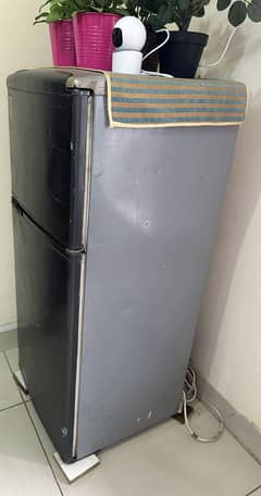 Sanyo mini refrigerator