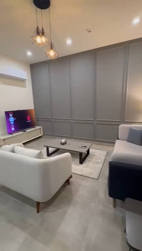 1 BHK furnished Luxurious apartment short term and weekly daily basis 1