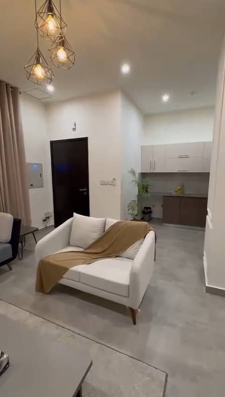 1 BHK furnished Luxurious apartment short term and weekly daily basis 2