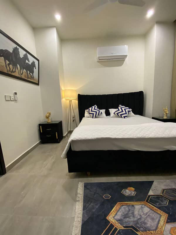 One BHK furnished Luxury apartment daily basis Available 4