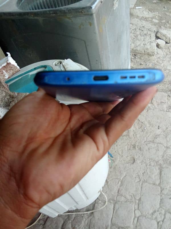 Redmi 9t mobile hai 4+2/128 hai 4