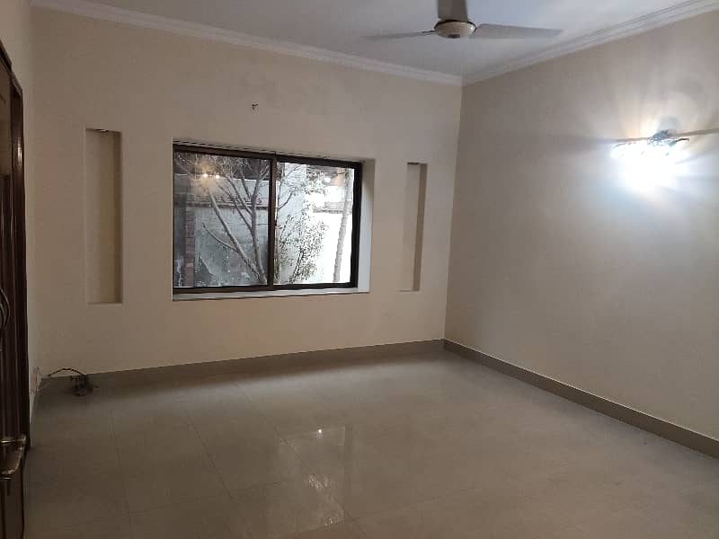 2 KANAL HOUSE AVAILABLE FOR RENT FOR OFFICE 0