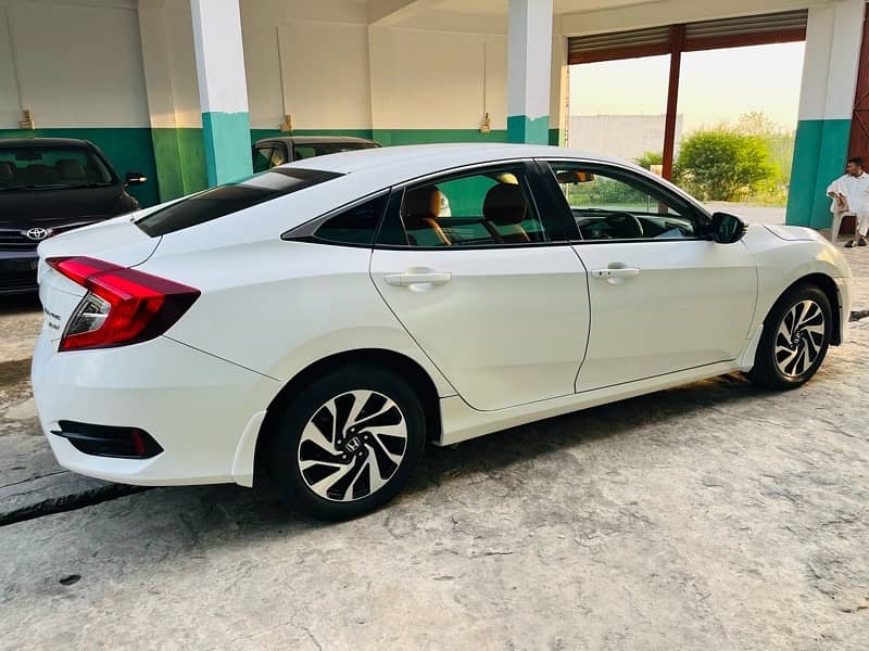 Honda Civic Oriel 2018 islamabad register untouched body red meter s 5