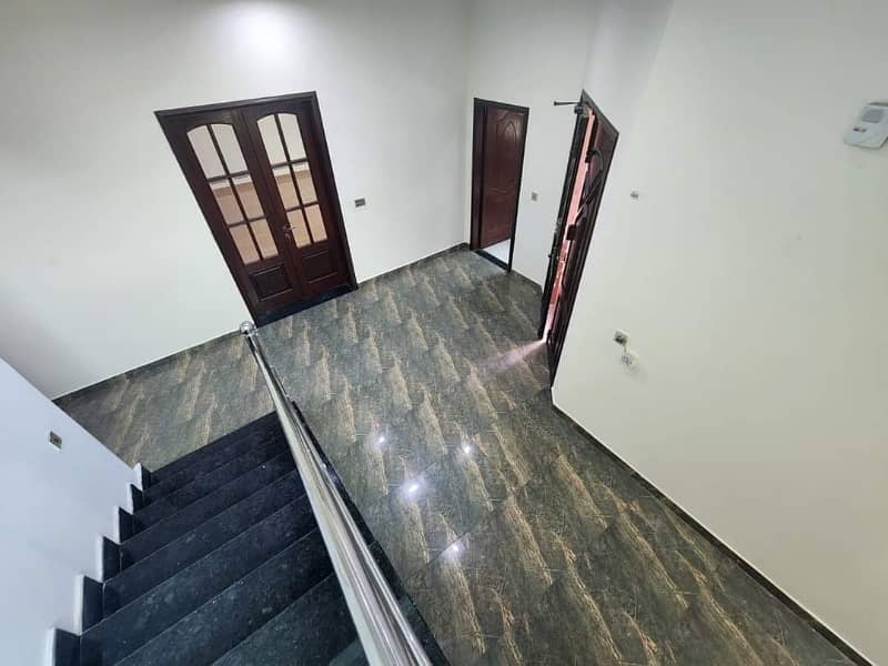 1 KANAL HOUSE AVAILABLE FOR RENT FOR FAMILY 10