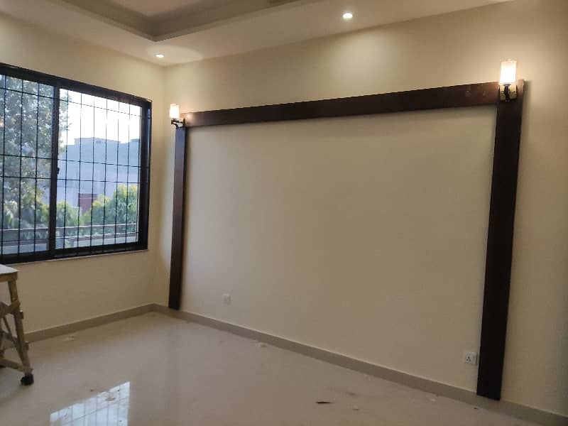 1.5 Kanal Beautiful House For Rent 26