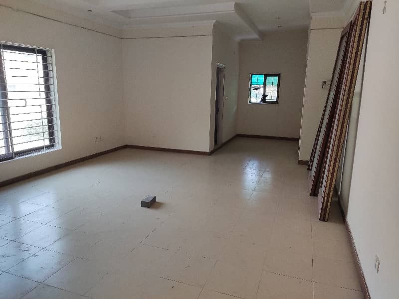 4 Kanal House For Rent 6