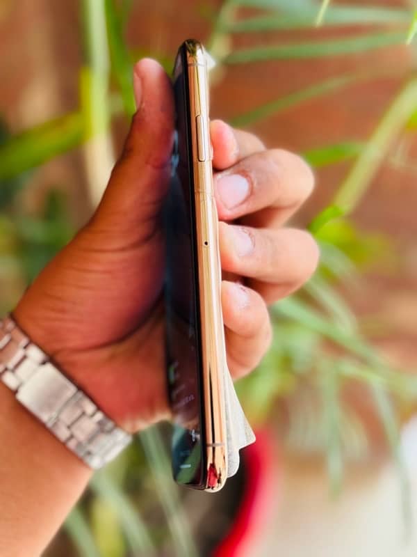 Iphone Xs max 256gb pta approved 3