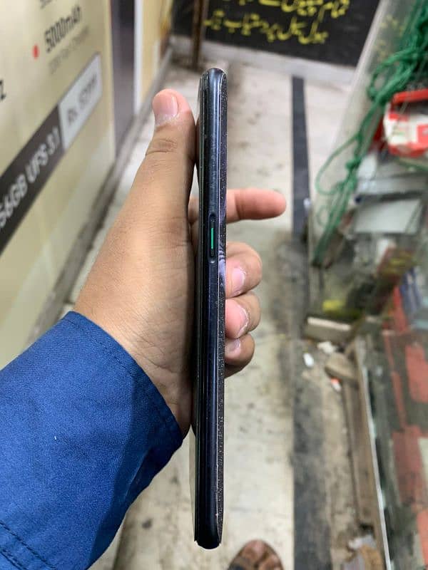 oppo Reno z 8/128 in display fingerprint 4