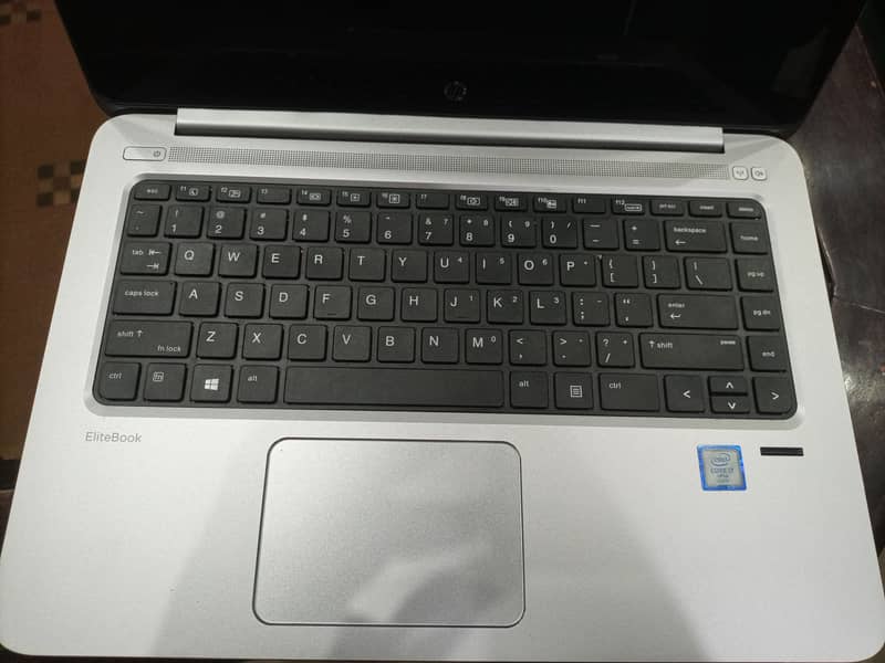 HP elitebook folio 1040 G3 4