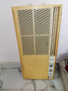 Window AC with stabilizer