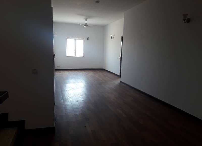 2 Kanal Bungalow With Golf View For Rent In DHA Raya 4