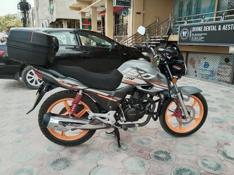 HONDA CB150F SPECIAL EDITION  REGISTER ISLAMABAD  GOOD NO (READ ADD) 1