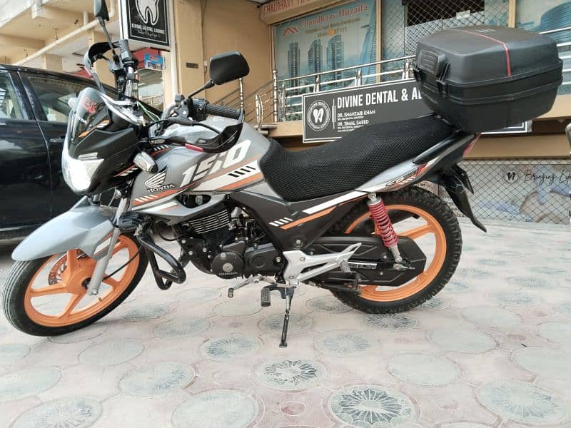 HONDA CB150F SPECIAL EDITION  REGISTER ISLAMABAD  GOOD NO (READ ADD) 10