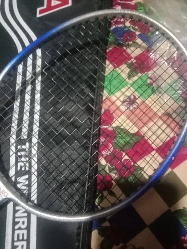 it's a best new racket for playing badminton company of hi-qua 5