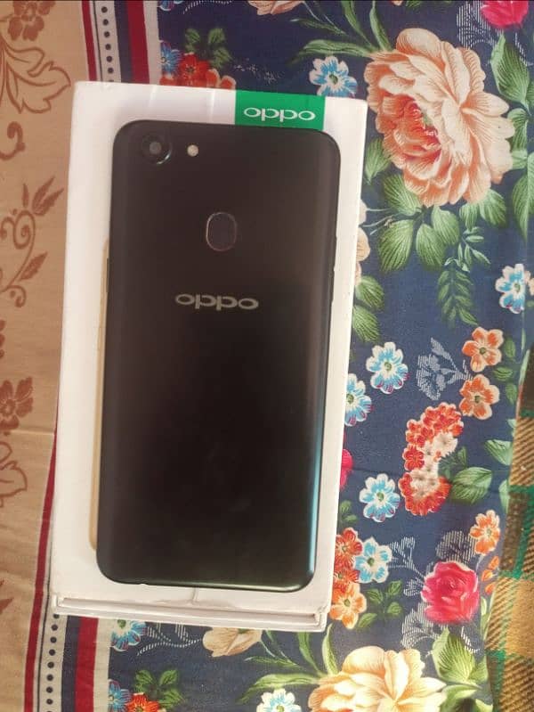 oppo f5 with box charger 0