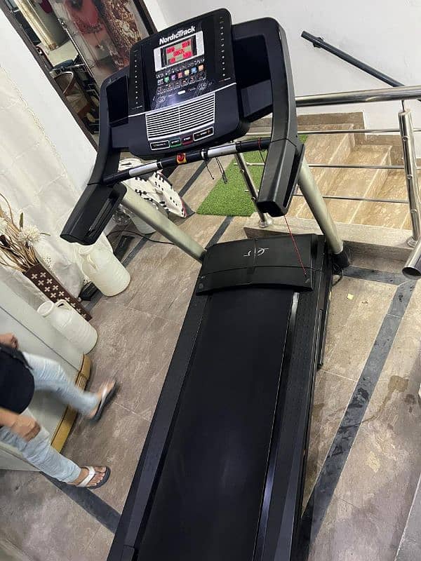 Electric treadmill 3