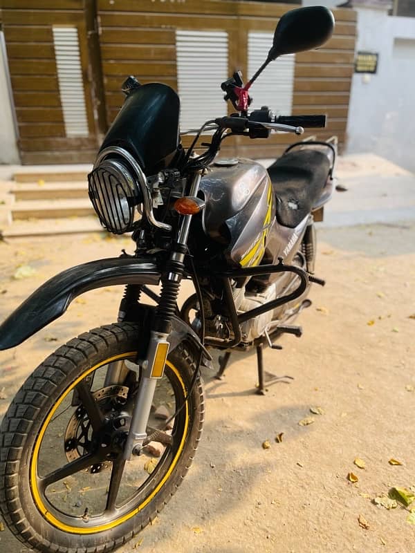 Yamaha YBR 125 G 2018 limited model Biometric available my own name 2