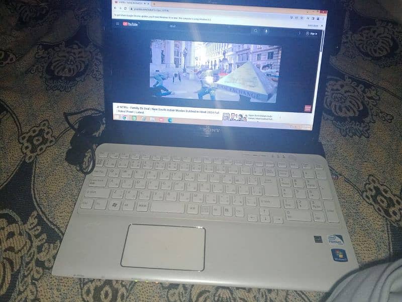 Laptop 600 Gb Hard 4Gb Ram 2.30GHZ  1GB Graphics Sony Intel Pentium 2