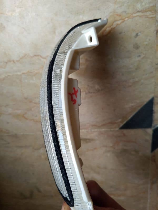 Honda city 2009 to 2021 side mirror indicator light 3