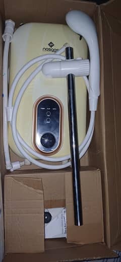 ELECTRIC INSTANT WATER HEATER