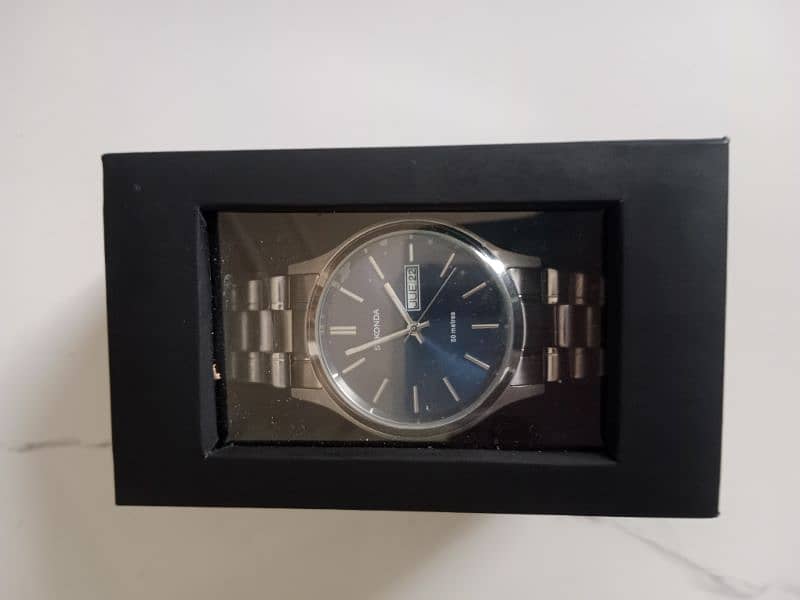 Full original andGenuine Sekonda watch 0