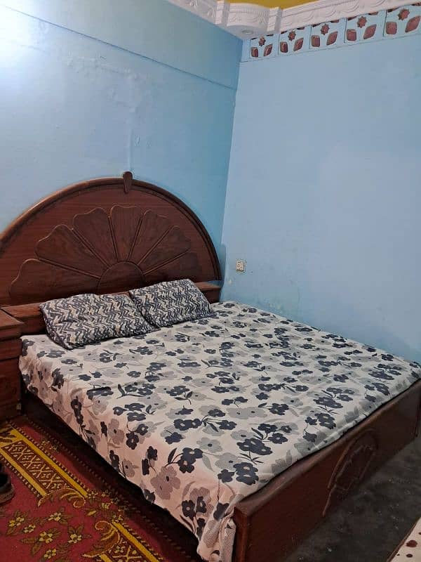 king size bed with mattress 10000, side table 3000 2