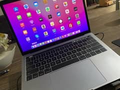 MacBook Pro 2017 9/10 with Toucbar