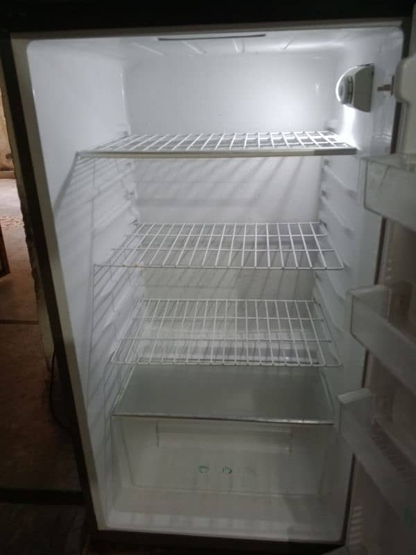 HAIER FRIDGE URGENT FOR SALE FULL OK 10 BY 10 CONDITION 12